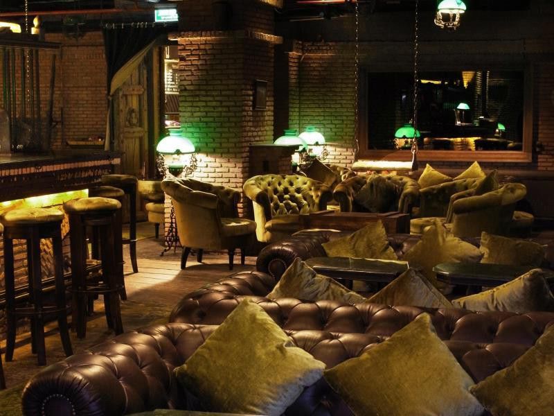 Hilton Garden Inn Bangkok Silom Экстерьер фото