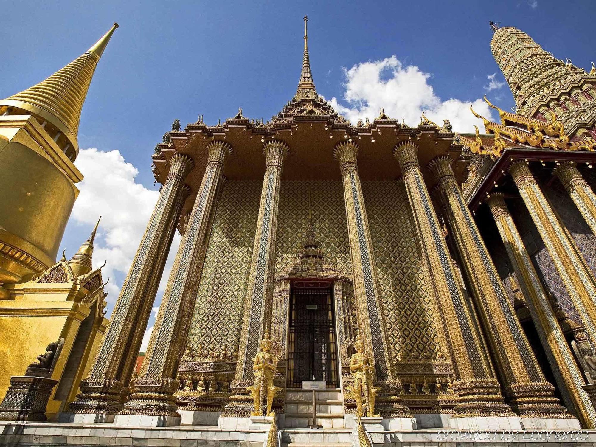 Hilton Garden Inn Bangkok Silom Экстерьер фото
